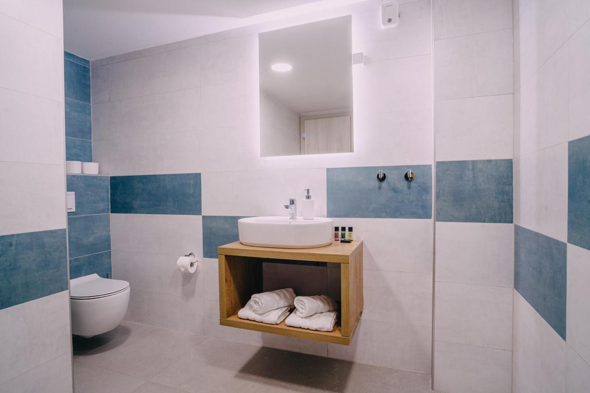 Kul In Ablana Hotell Jablanac Exteriör bild